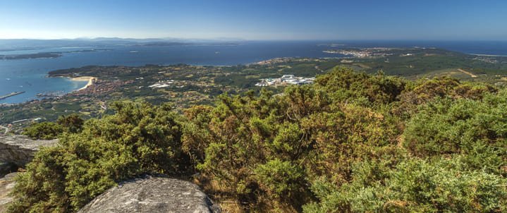 Mirador de A Curota. Cerca de Illas Atlánticas. Ático de alquiler vacacional.